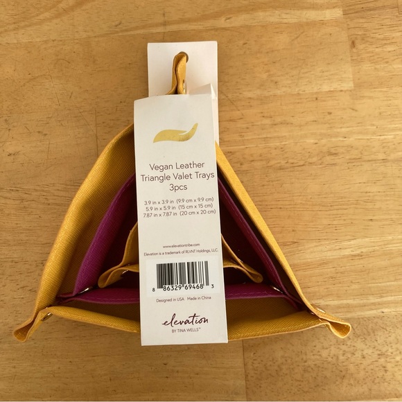 Elevation by Tina Wells Vegan leather triangle valet trays set of 3 - Picture 2 of 12